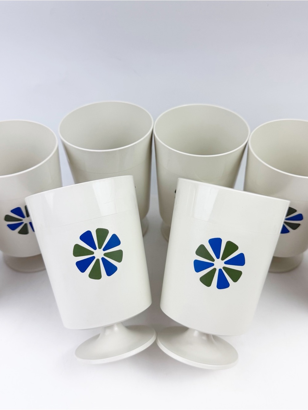 Vintage David Douglas Accalac Pedestal Cups Set of 8 MCM Blue Green Daisy Mod